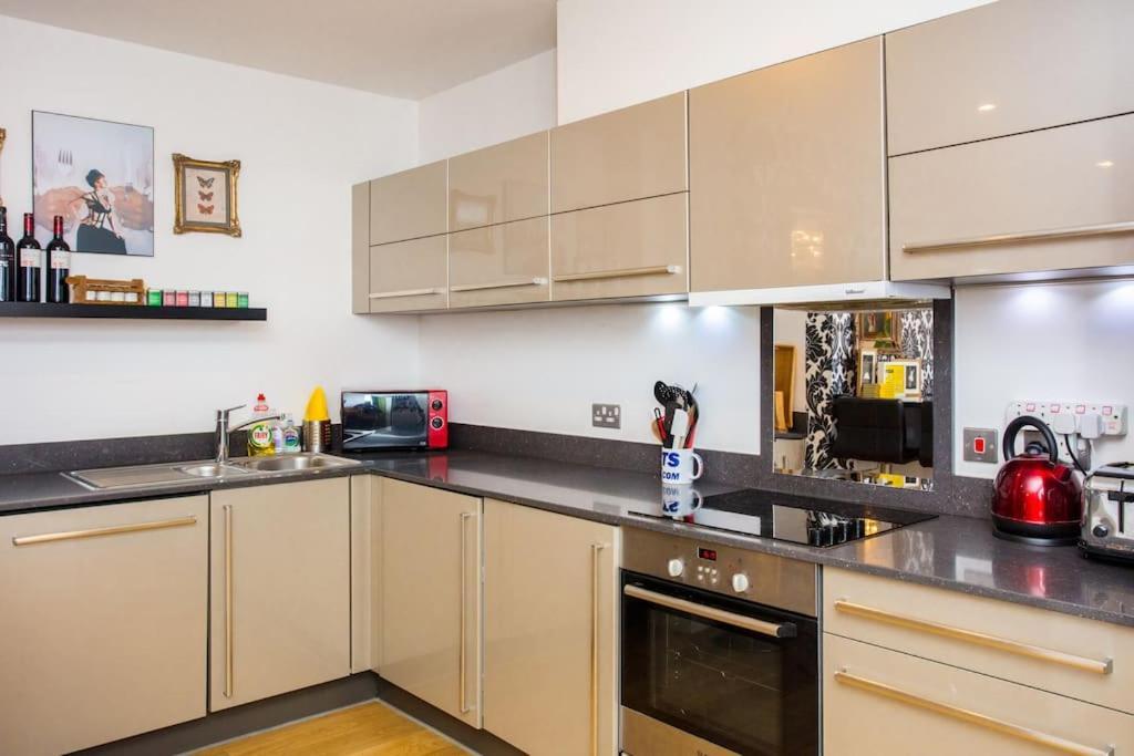 Unique & Welcoming 2Bd Flat In Limehouse Apartment ลอนดอน ภายนอก รูปภาพ