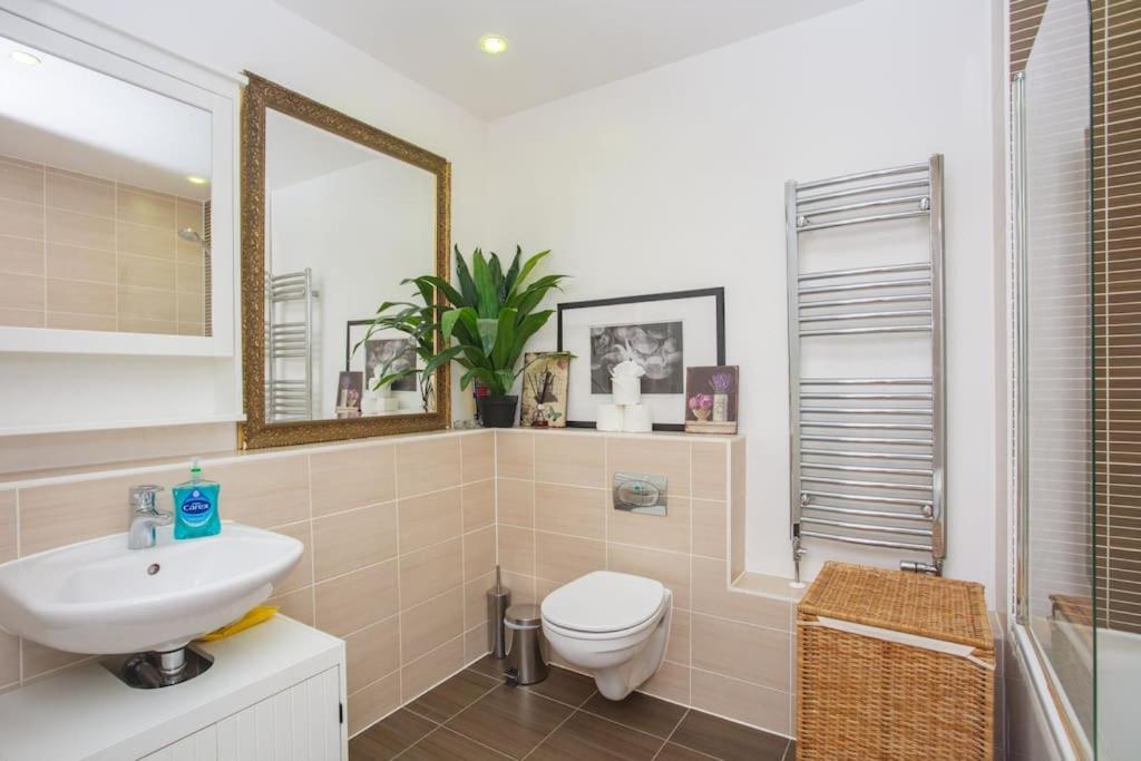 Unique & Welcoming 2Bd Flat In Limehouse Apartment ลอนดอน ภายนอก รูปภาพ